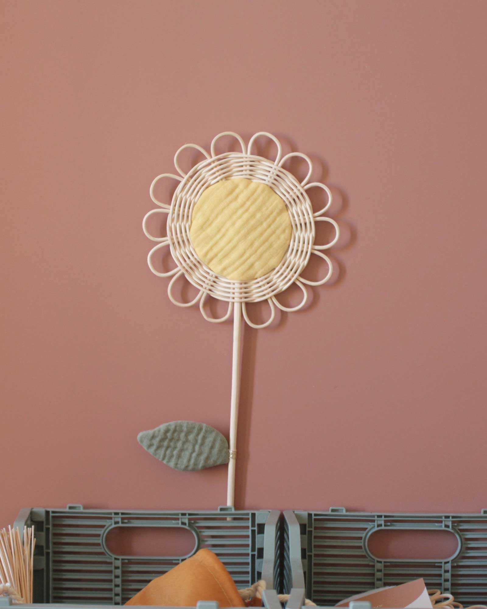 Grande Marguerite avec feuille jaune